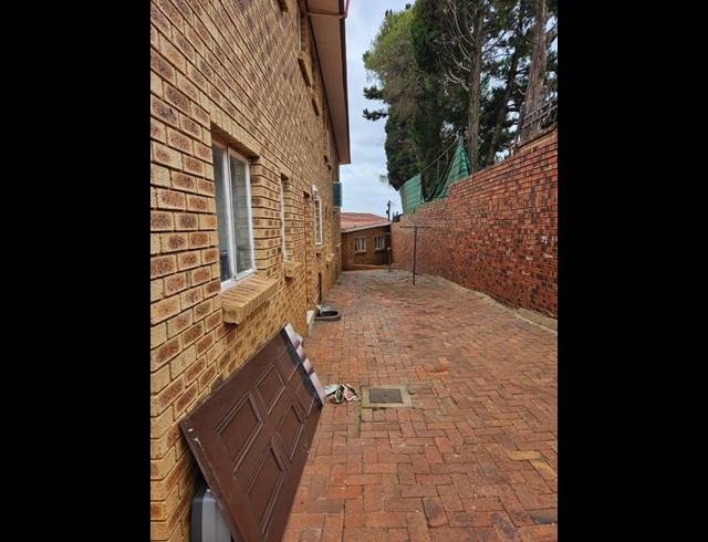 14 BEDROOM APARTMENT FOR SALE IN LAUDIUM
